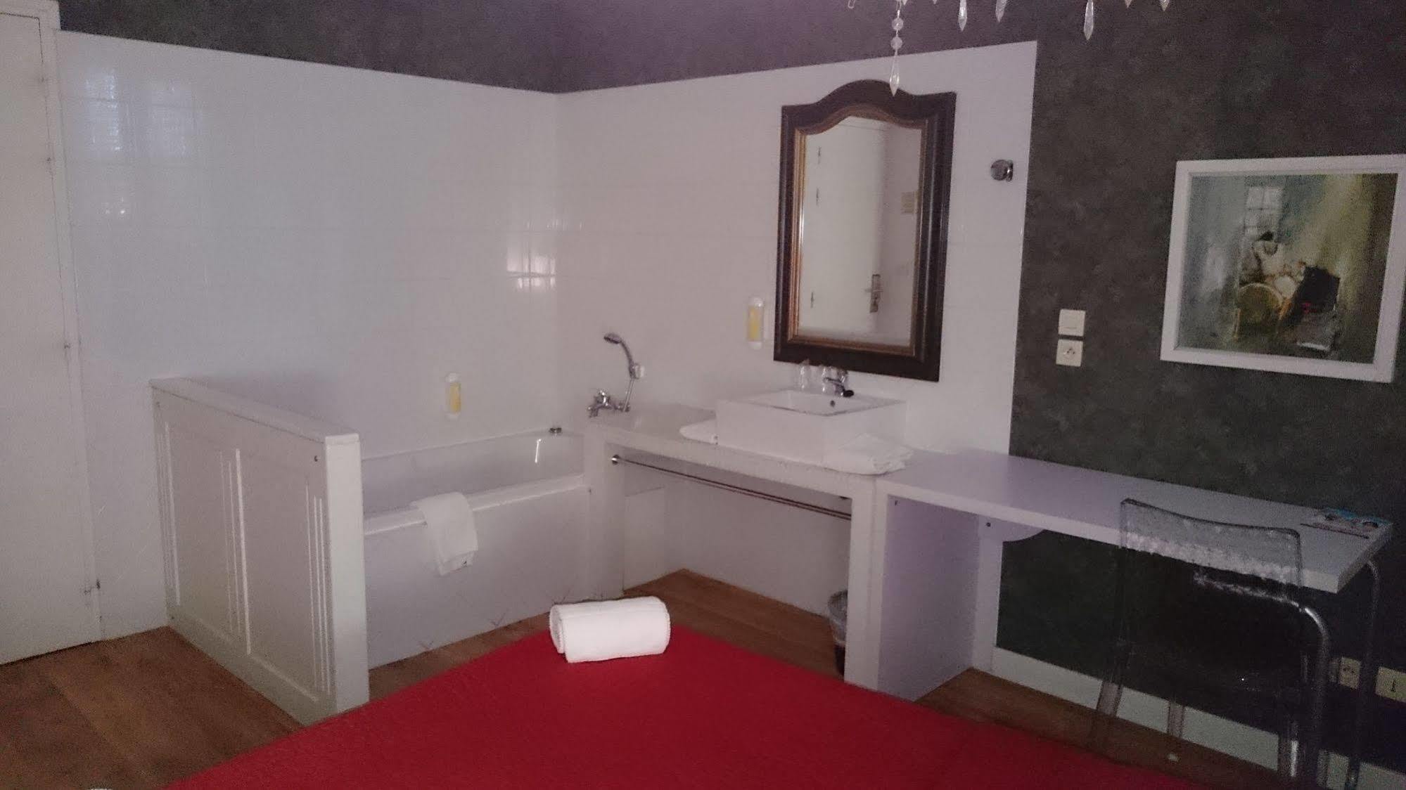Hotel Le 5 Martigues Eksteriør billede