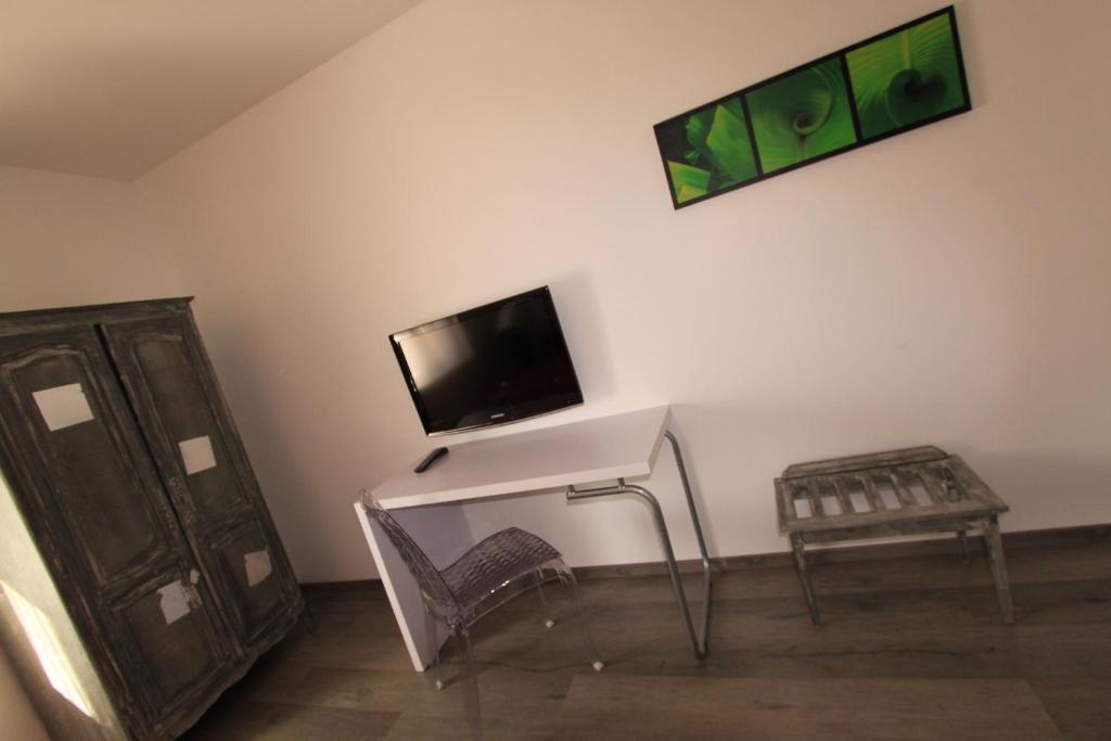 Hotel Le 5 Martigues Værelse billede